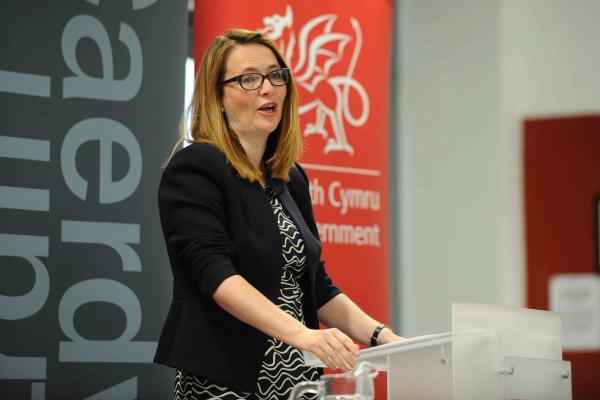 Minister welcomes latest increase in applications to Welsh universities