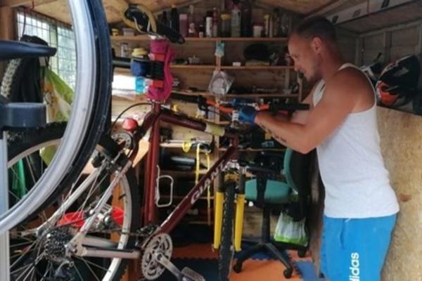 Welsh Government support helps Torfaen man launch bicycle repair business